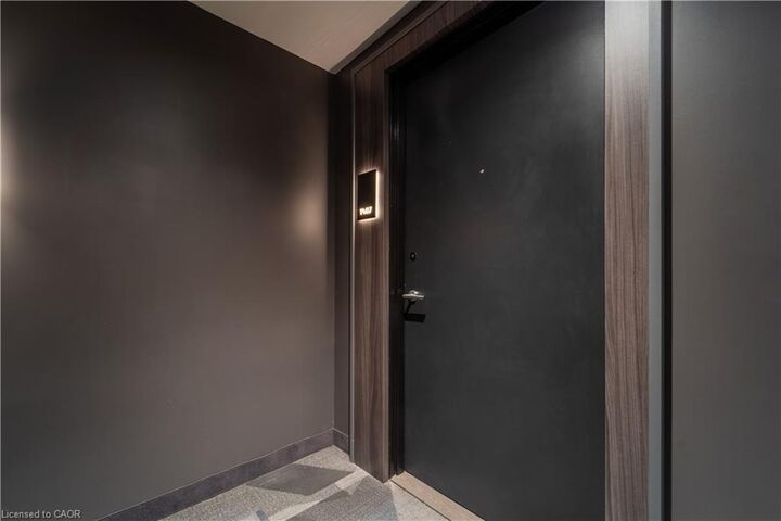 Property Photo:  5 Wellington Street S 1407  ON N2G 0E3 