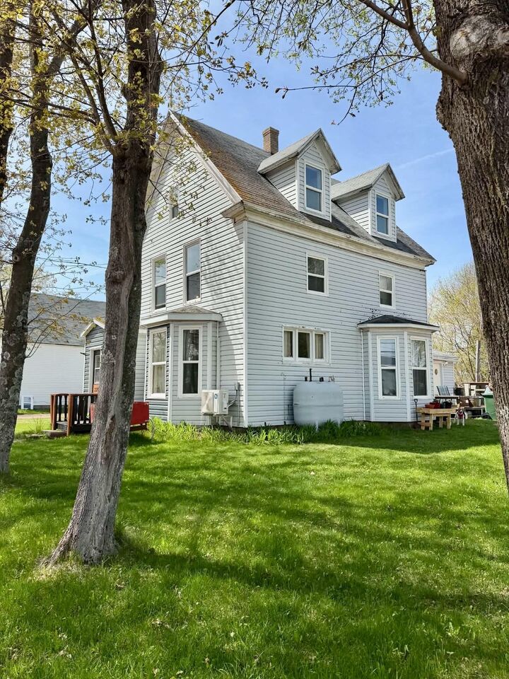 Photo de la propriété:  220 Main Street  PE C0B 2B0 
