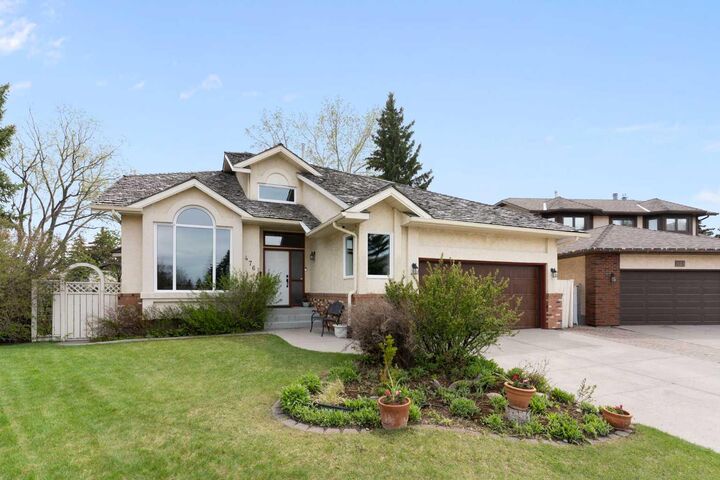 Photo de la propriété: 476 Silvergrove Gardens NW AB T3B 4S8