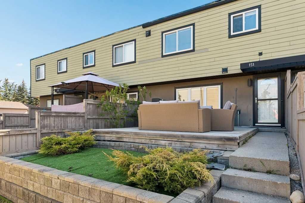 Property Photo:  3809 45 Street SW 151  AB T3E 3H4 