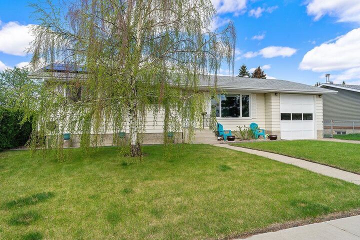 Property Photo: 3731 50 Avenue AB T4G 1J2