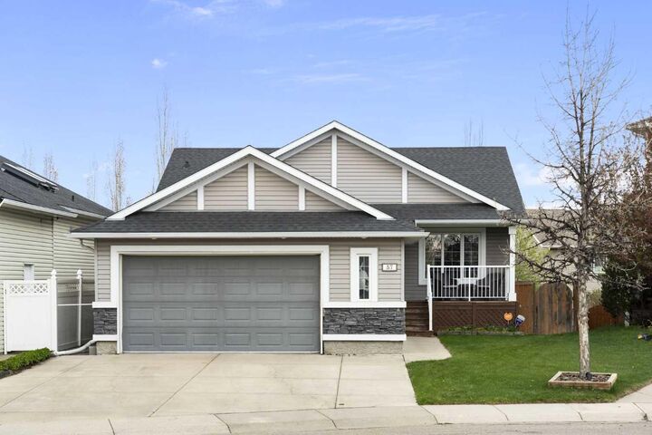 57 Thornfield Close SE — photo 1