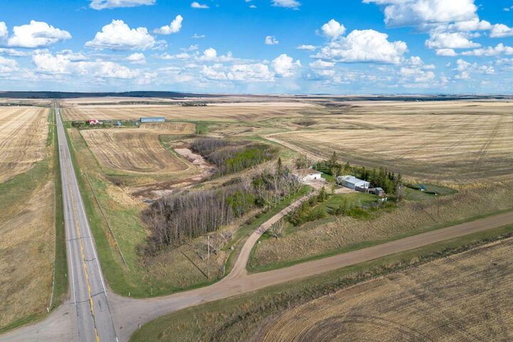 Property Photo:  311081 Rge Rd 225  AB T0M 2A0 