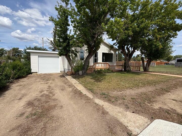 Property Photo: 307 Centre Avenue AB T0K 0N0