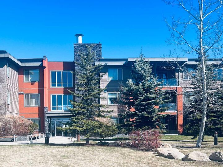 Property Photo:  2727 28 Avenue SE 104  AB T2B 0L4 