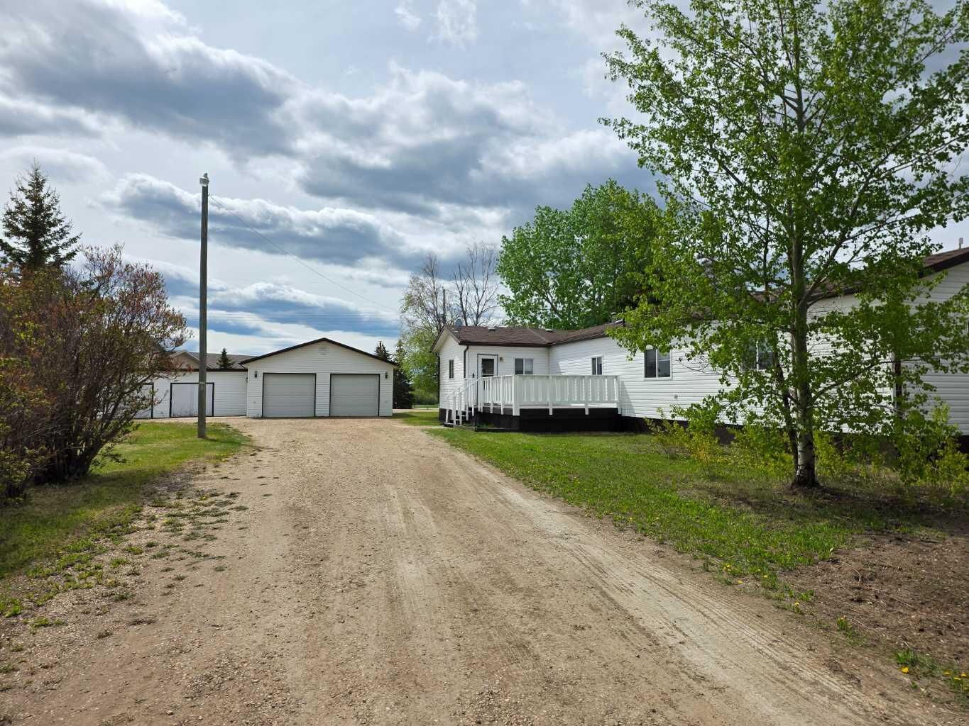 Property Photo:  10215 99 Avenue  AB T0H 0G0 