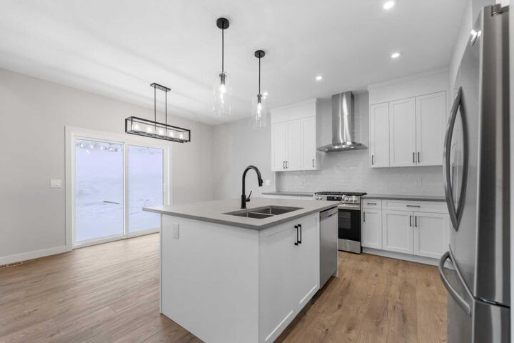 Property Photo:  1067 Fowler Road SW  AB T4B 5T2 