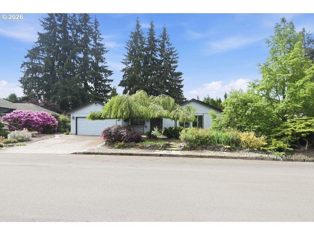 Property Photo: 1017 NW 121st St WA 98685