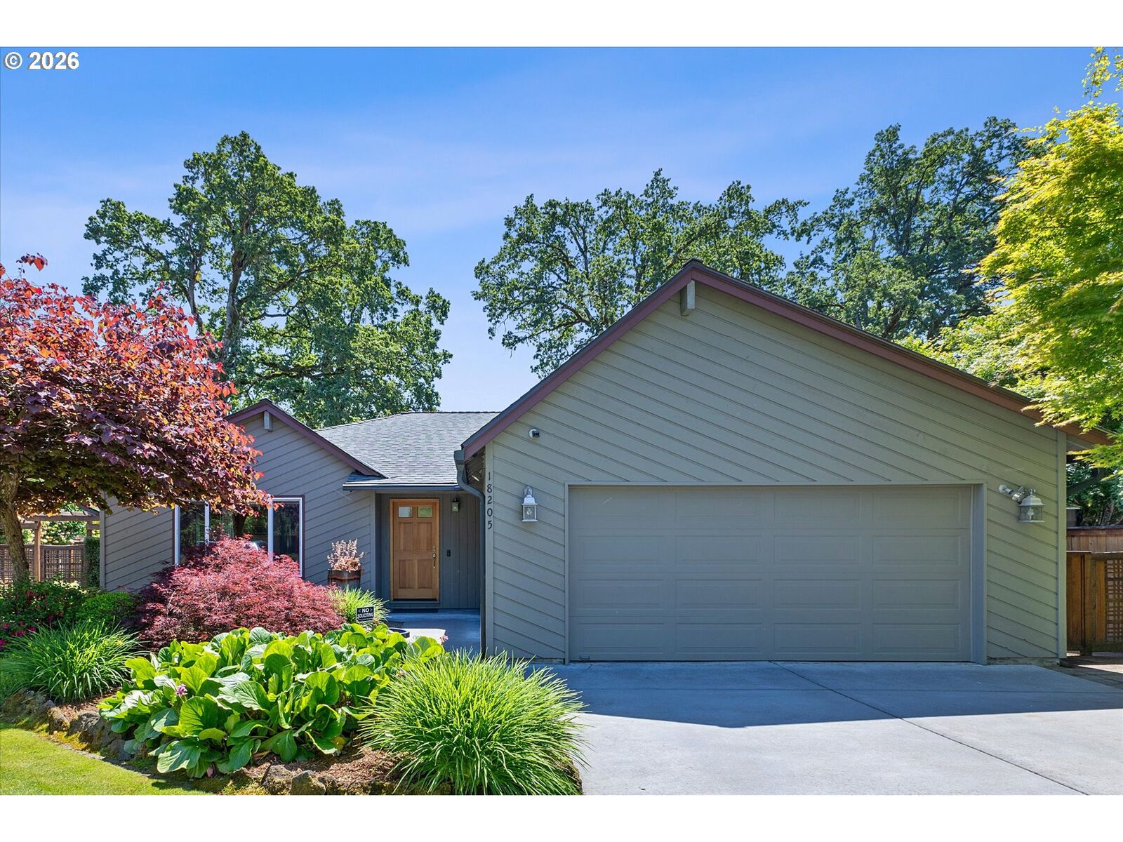 Property Photo: 18205 Stonewood Dr OR 97027
