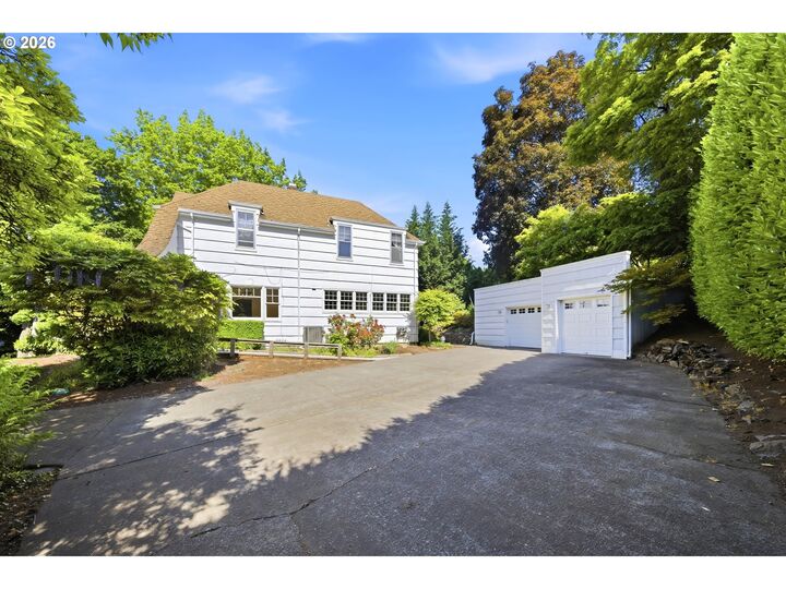 Property Photo: 3921 SE Lake Rd OR 97222