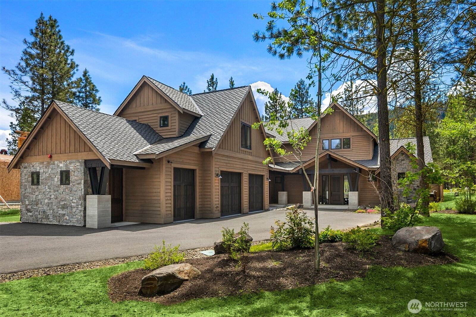 Property Photo:  450  Gold Leaf Lane  WA 98922 