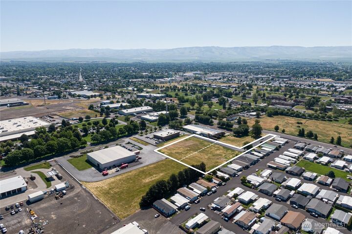 Property Photo: 141 Avery Street WA 99362