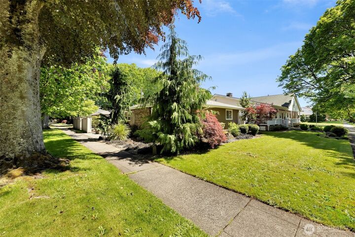 Property Photo: 2251 Louisiana Street WA 98632