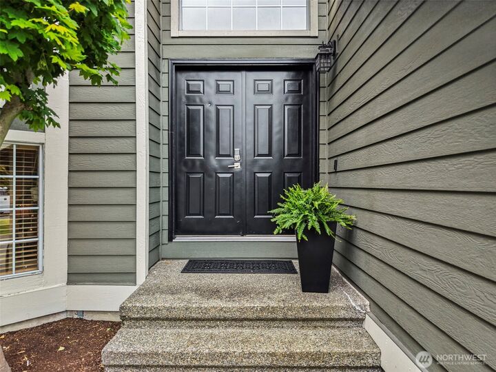 Property Photo: 37008 20th Avenue S WA 98003