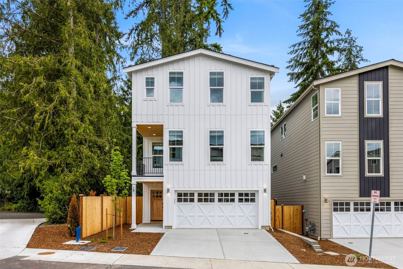 Property Photo:  9  160th Place SE  WA 98012 