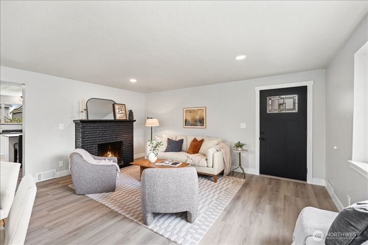 Property Photo: 5517 N 47th St WA 98407