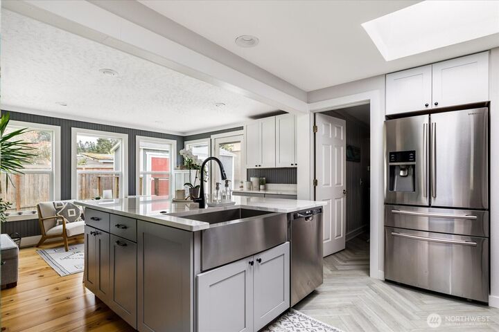 Property Photo: 639 NE Otis Street WA 98239
