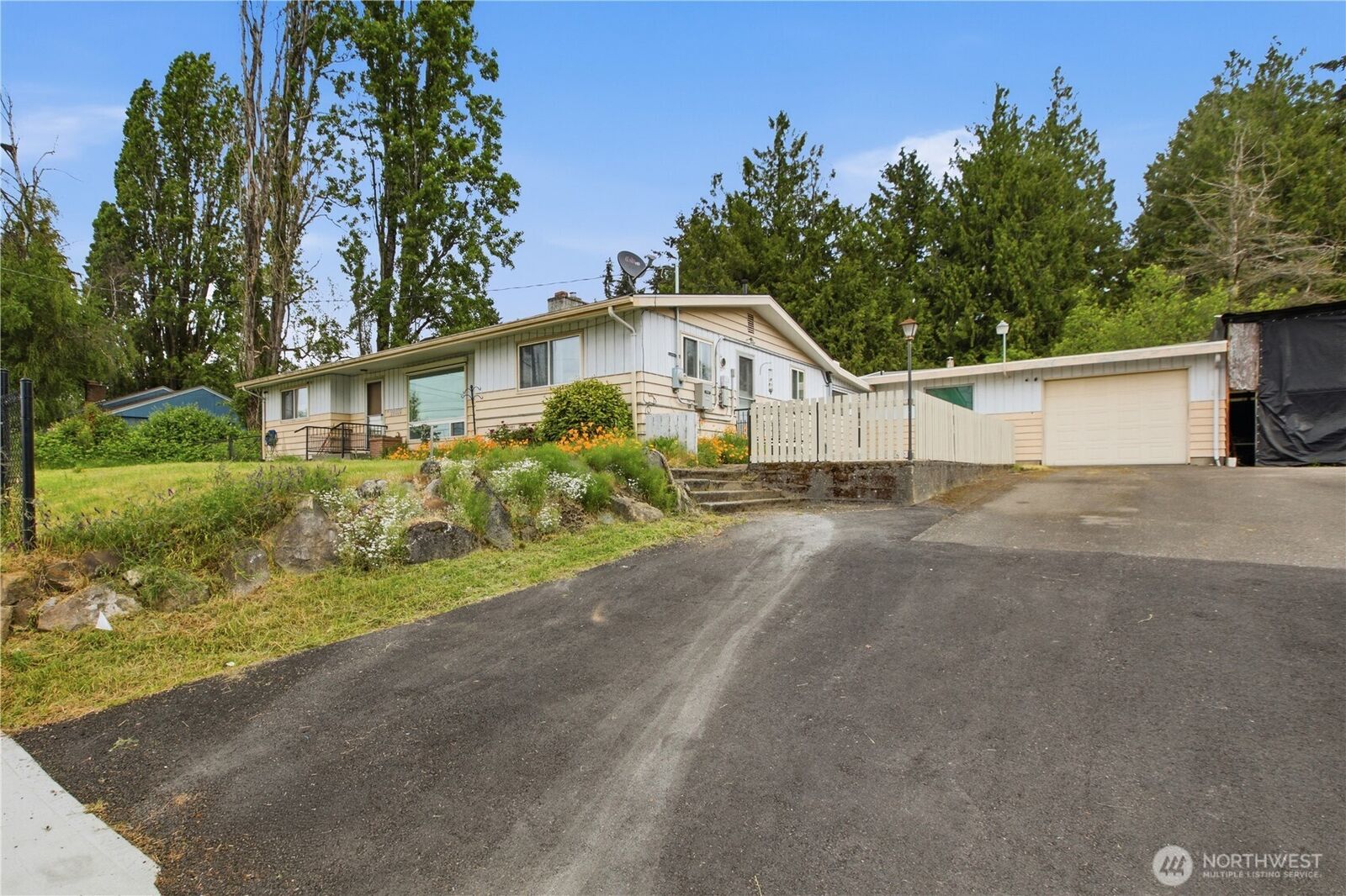 Property Photo:  22616  24th Avenue S  WA 98198 