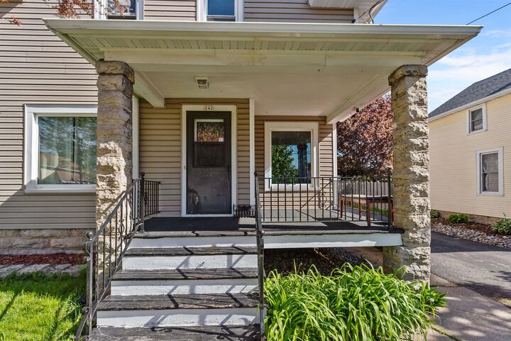Property Photo:  242 W 14th Avenue  WI 54902 