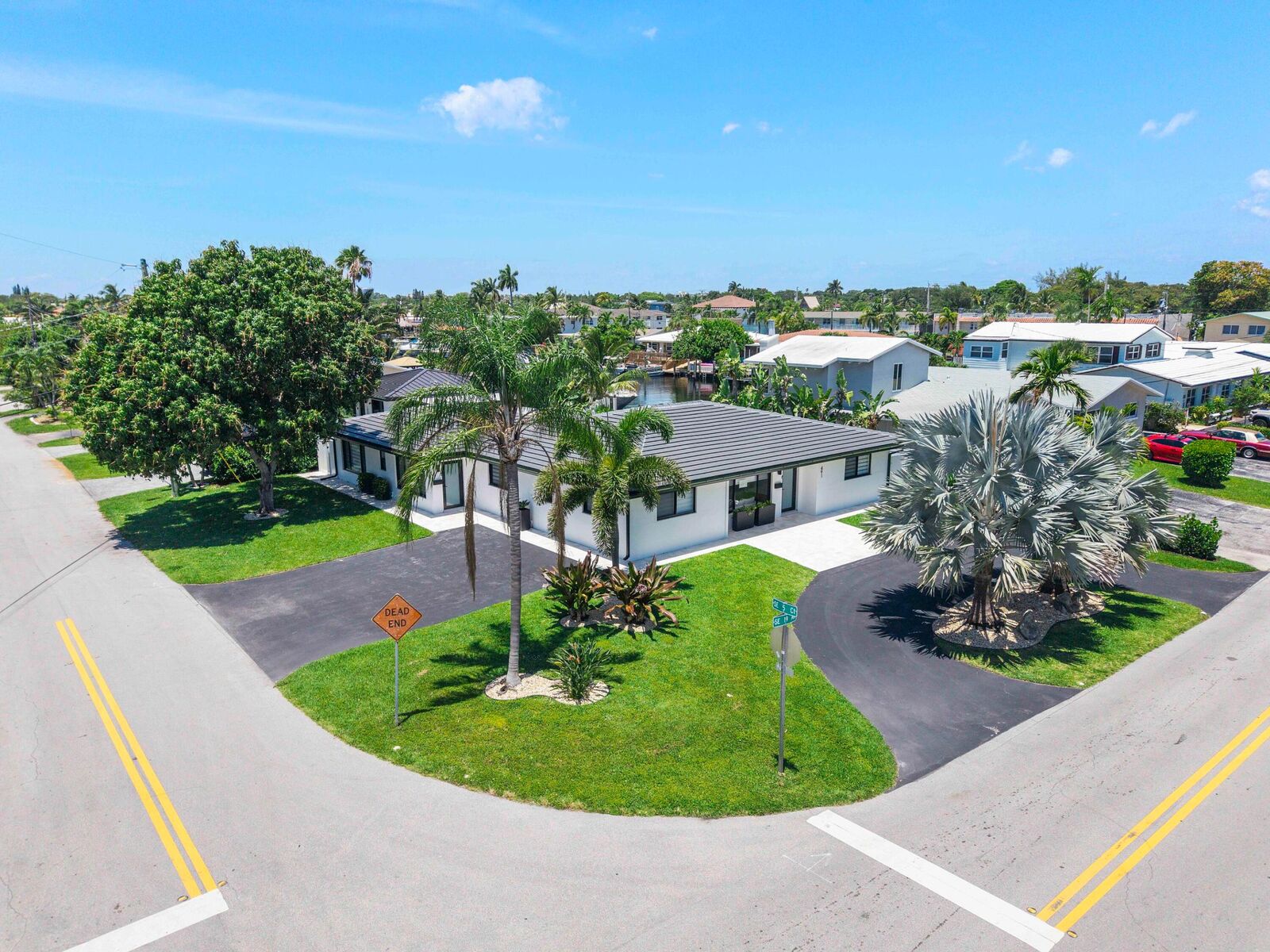 Property Photo: 491 SE 19th Avenue FL 33060