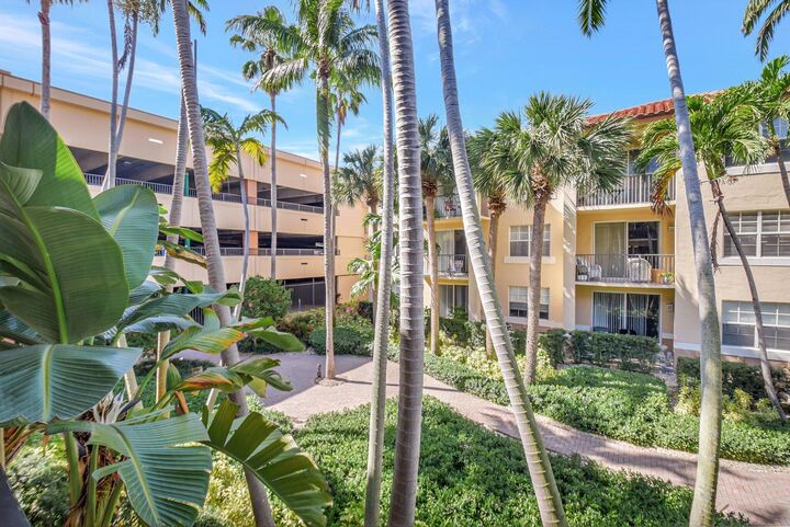 Property Photo:  1803 N Flagler Drive 203  FL 33407 