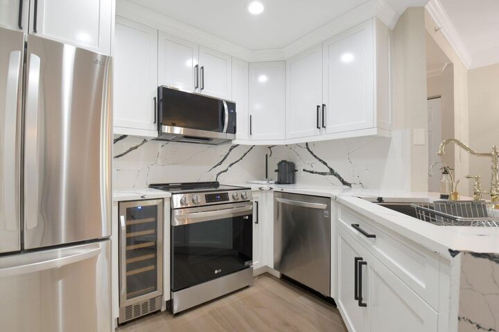 Property Photo:  1803 N Flagler Drive 203  FL 33407 