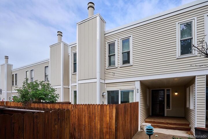 Property Photo:  1050 S Monaco Parkway 99  CO 80224 
