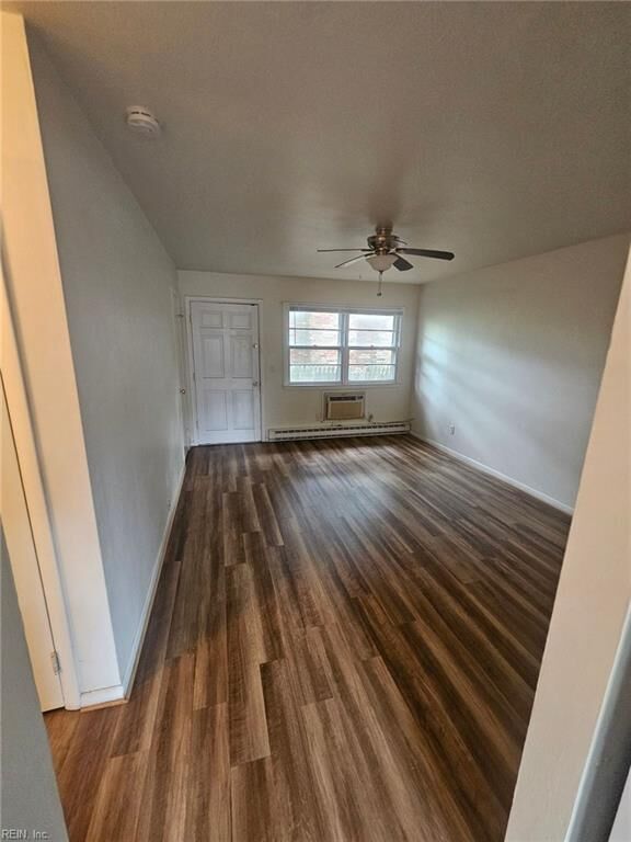 Property Photo:  1336 E Balview Ave B  VA 23503 