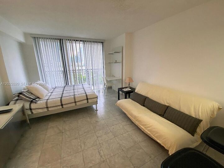 Property Photo:  540 Brickell Key Dr 913  FL 33131 