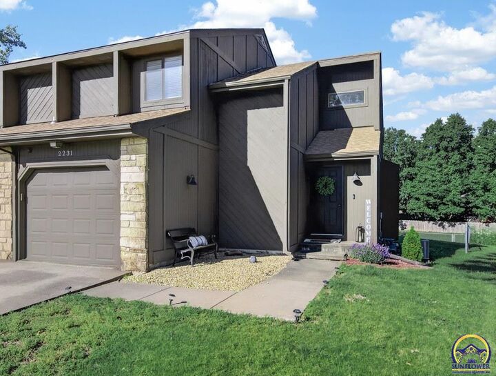 Property Photo:  2231 SW Brandywine Ln  KS 66614 