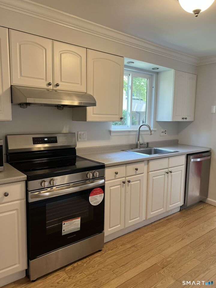 Property Photo:  100 Hope Street 5  CT 06906 