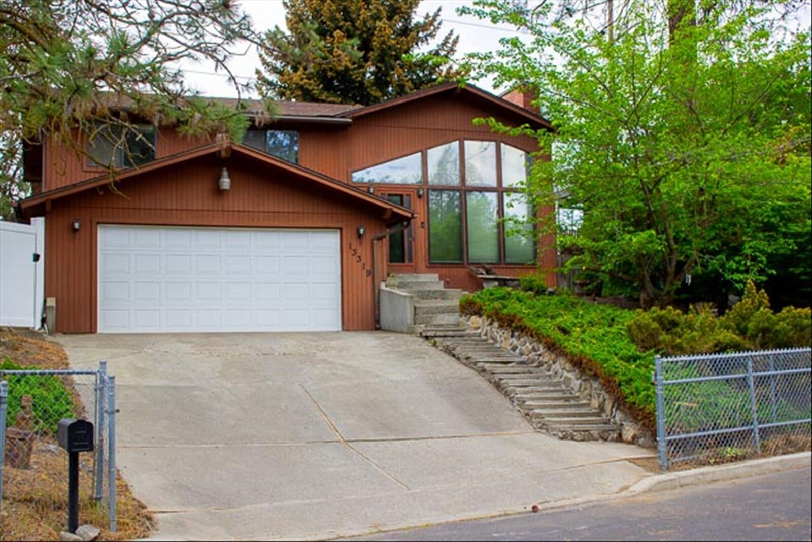 Property Photo:  13319 N Emilee Ct  WA 99021 