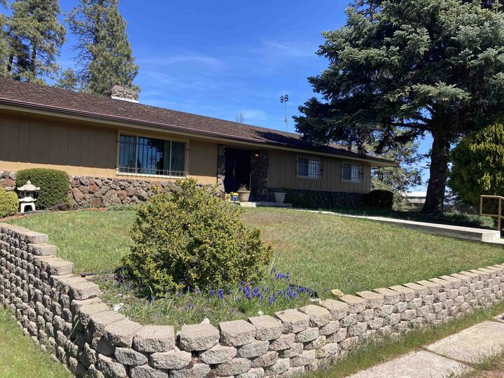 Property Photo: 23213 S Cross Rd WA 99004