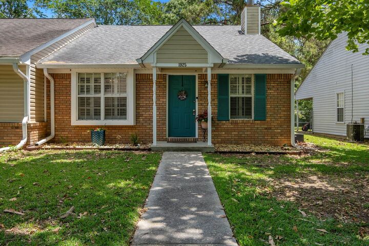 Property Photo:  1925 Gina Drive  FL 32303 