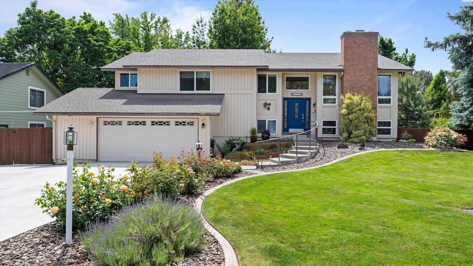 Property Photo:  135 Patton St.  WA 99354 