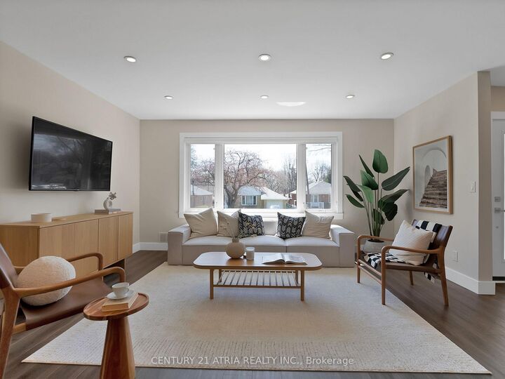 Photo de la propriété:  10 Dunrobin Drive  ON M9B 2S9 