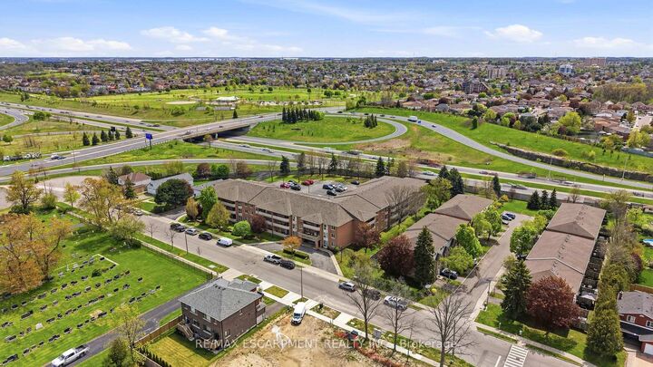 Property Photo: 416 Limeridge Road 303 ON L9A 2S7