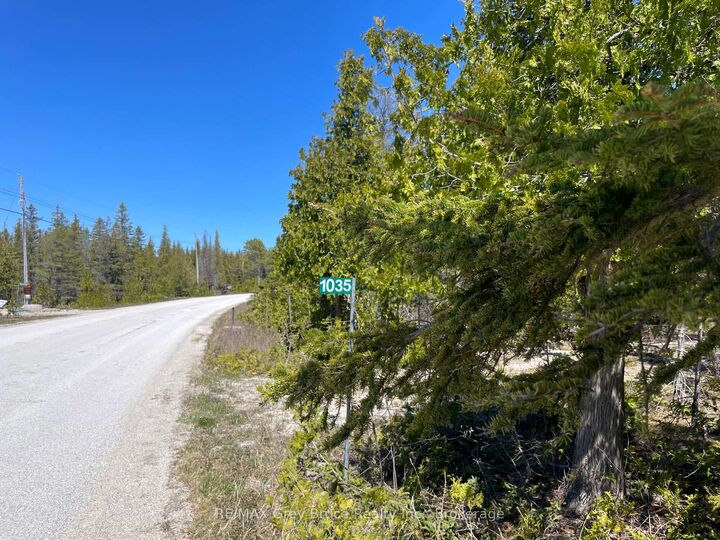 Property Photo: 1035 Dorcas Bay Road ON N0H 2R0