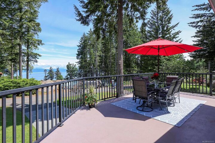 8045 Harmony Cres — photo 1