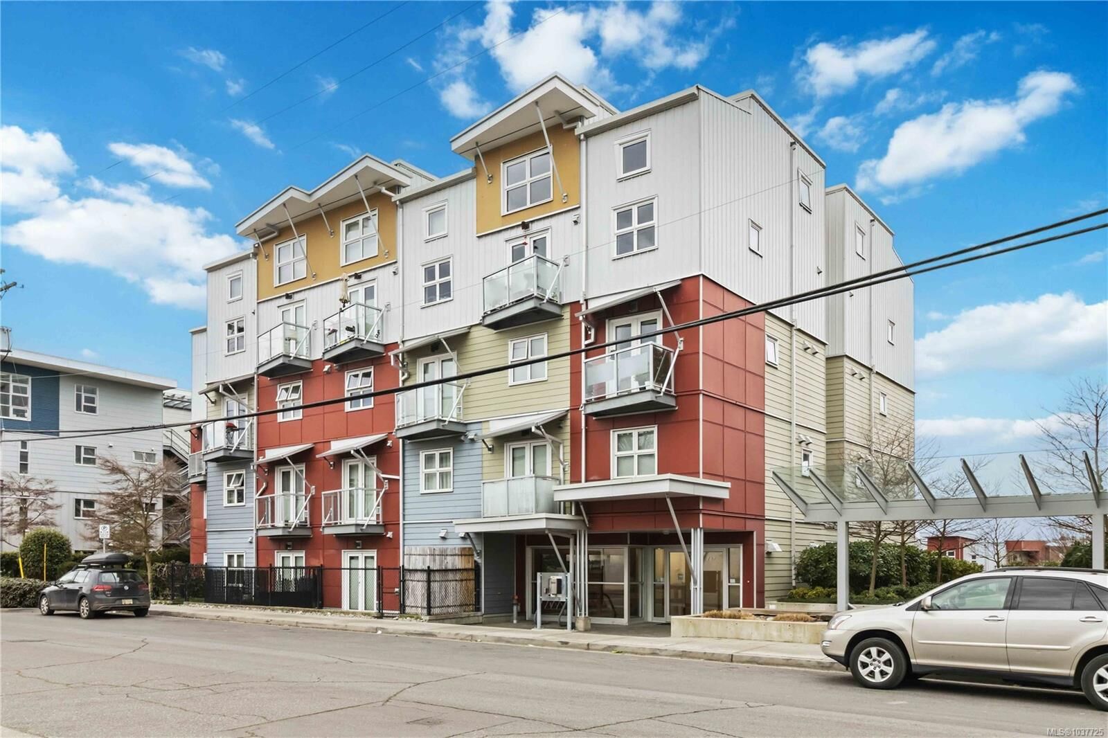 Property Photo:  787 Tyee Rd 304  BC V9A 7R5 