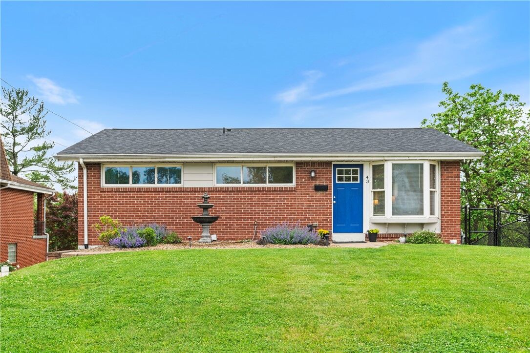 Property Photo: 43 Woodridge Dr PA 15106