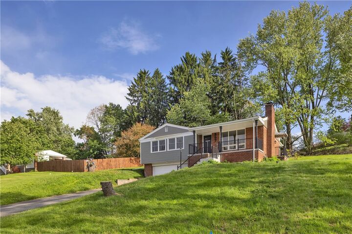 Property Photo: 507 Edgehill Dr PA 15044
