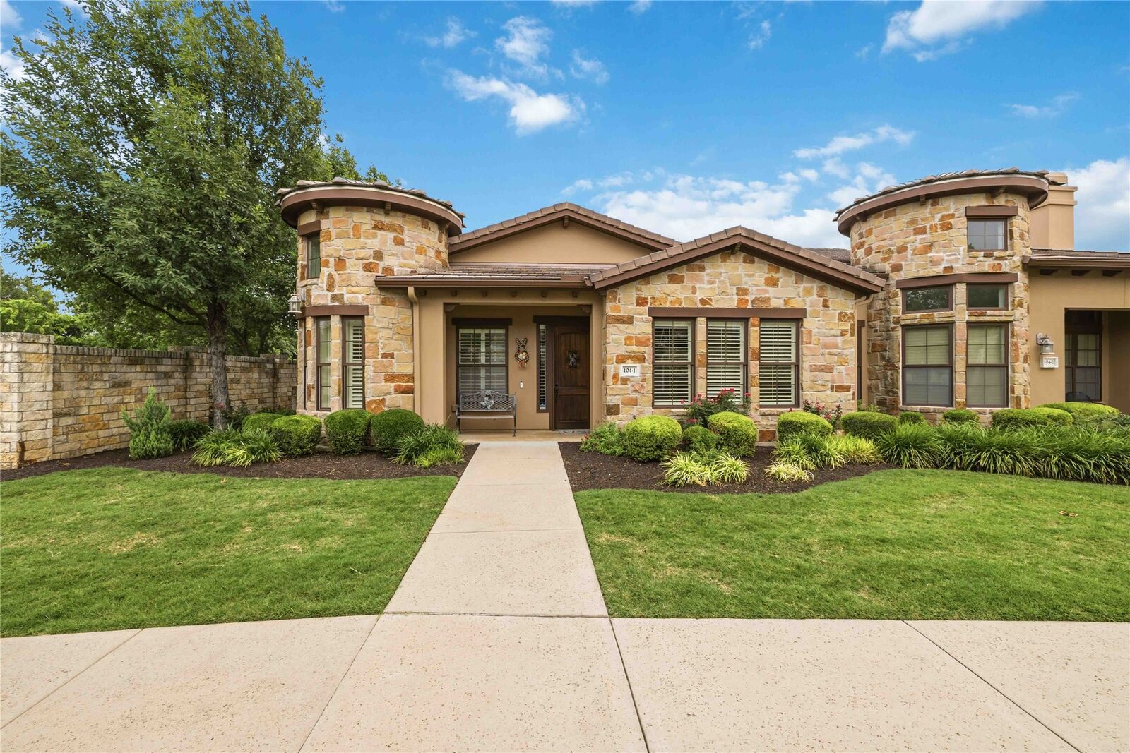 Property Photo: 104 Rivalto Circle 1 TX 78734