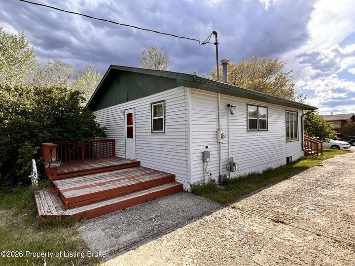 Property Photo:  212 7th Avenue NW  ND 58623 