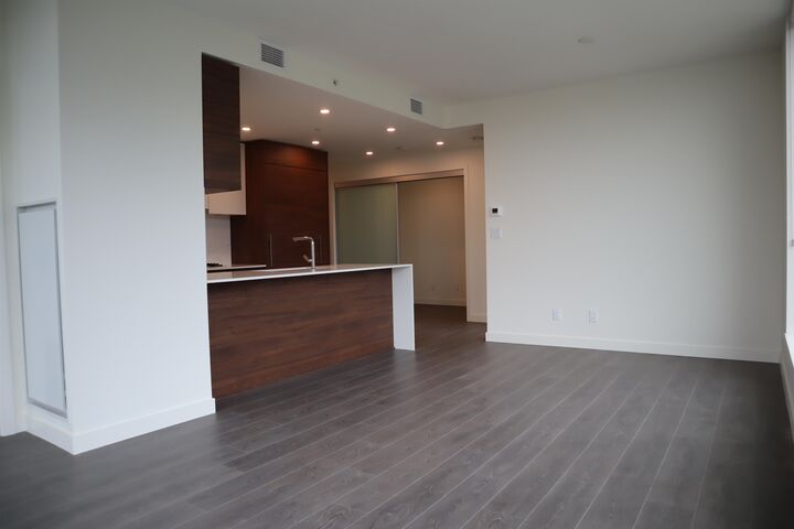 Property Photo: 585 Austin Avenue 705 BC V3K 0G6