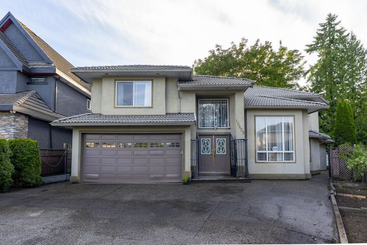 15829 87A Avenue — photo 1