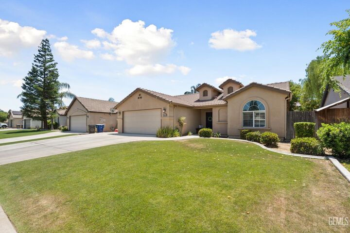 Property Photo: 11315 Pacific Shores Drive CA 93312