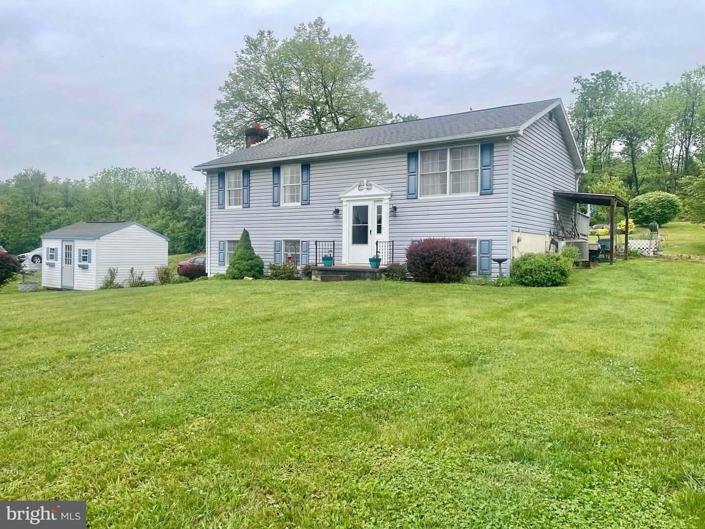 Property Photo: 27 Canterbury Drive WV 25403