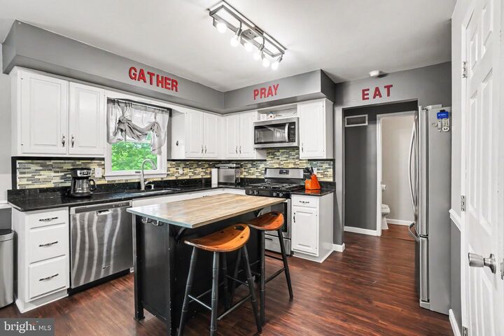 Property Photo:  2509 Jefferson Avenue  PA 19609 
