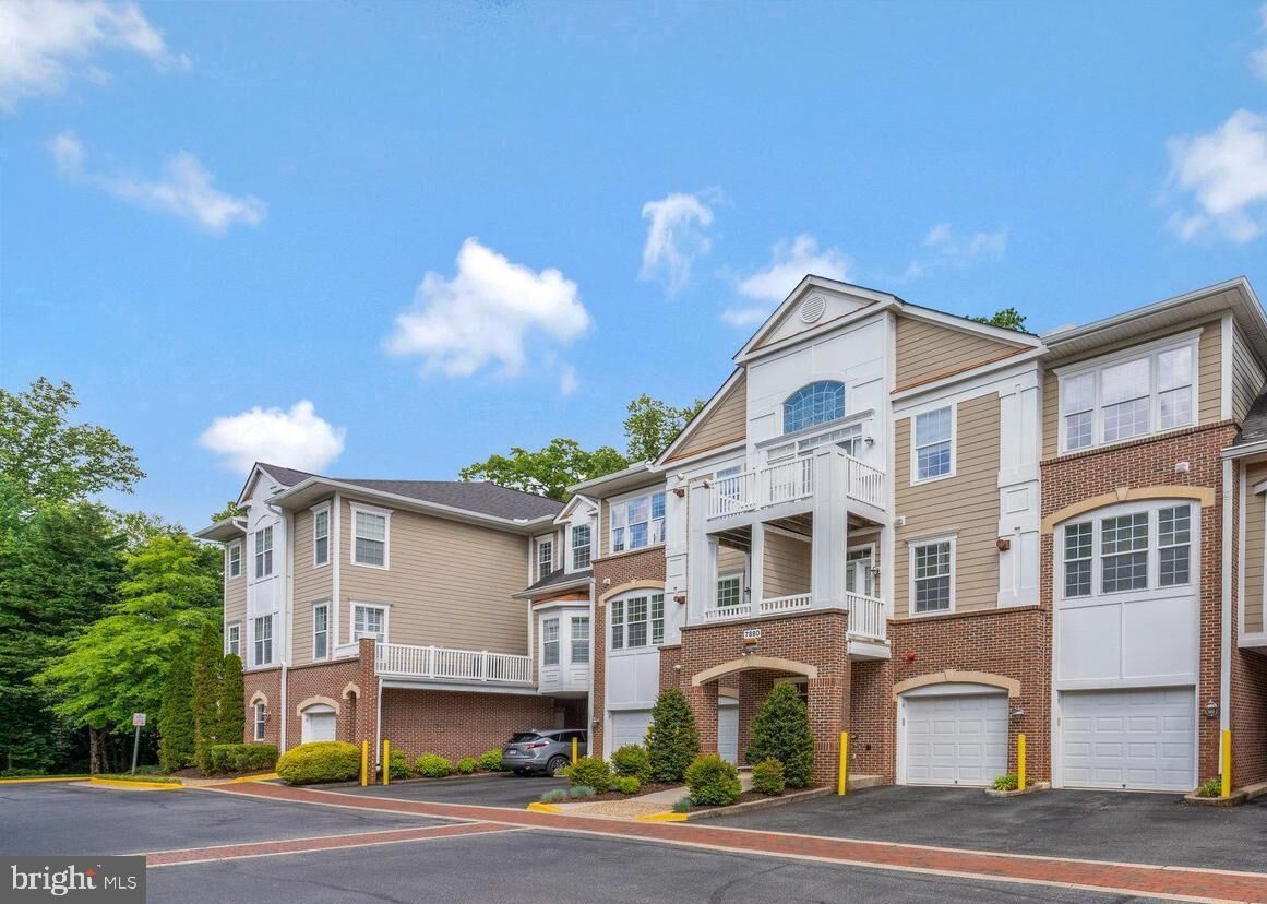 Property Photo: 7880 Rolling Woods Court 2103 VA 22152